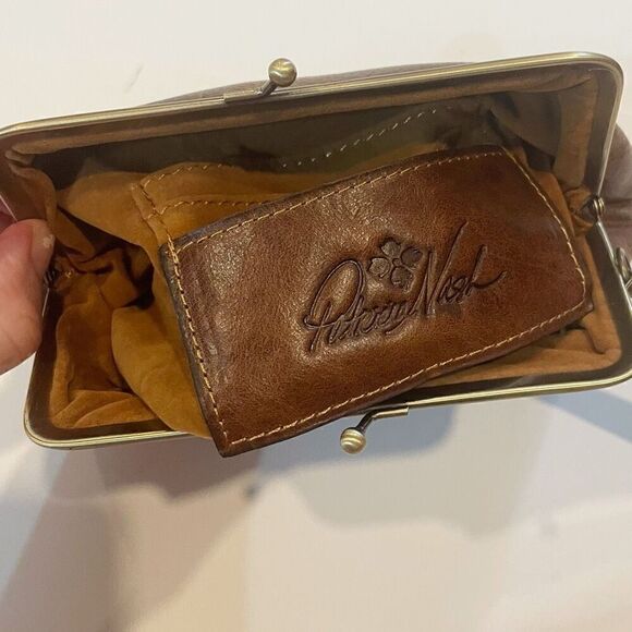 Patricia Nash Savena Brown Leather Kiss Lock Clutch Wristlet Wallet Bag - Picture 4 of 11